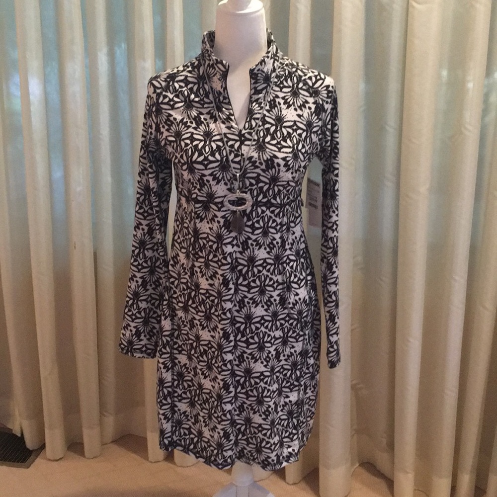 Black and white knit dress